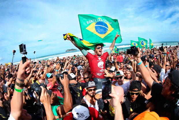 Campeão no Brasil, Felipe Toledo vai encarar Alejo Muniz.
(Foto: Divulgação/WSL)